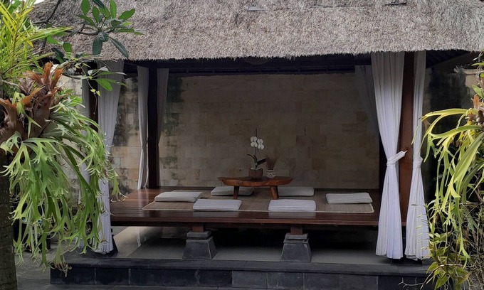 Batubulan Villa | 1 minute to the zoo! 2 Bedroom villa w/private pool and gazebo