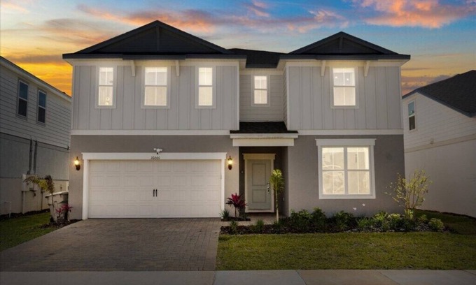 Four Corners House | 10 Bedrooms/8 Bathrooms/Windsor Cay (16001CC)