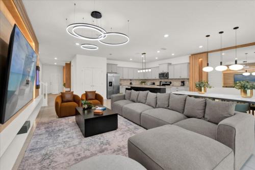 Davenport House | 10 Bedrooms 8 Bathrooms Windsor Island 2286Lc