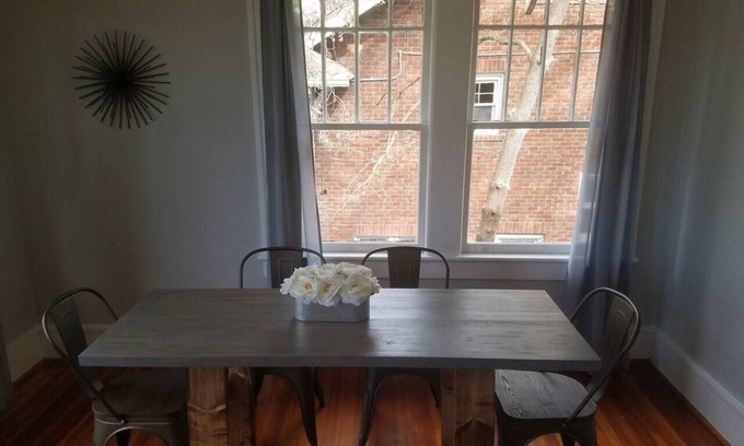 Greenville - Spartanburg Apartment | 10 Historic Earle with Rustic Charm