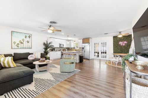 Deerfield Beach House | 10 min 2 beach Hot Tub Pool Table FirePit Sleeps 8