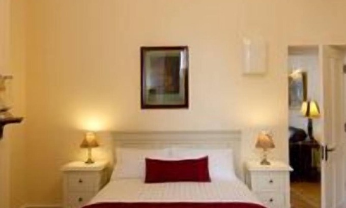 Dublin Apartment | 10 minute walk to Dublin Zoo and Phoenix Park