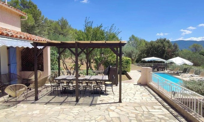 Carnoules Villa | 10-person villa with swimming pool in the heart of nature