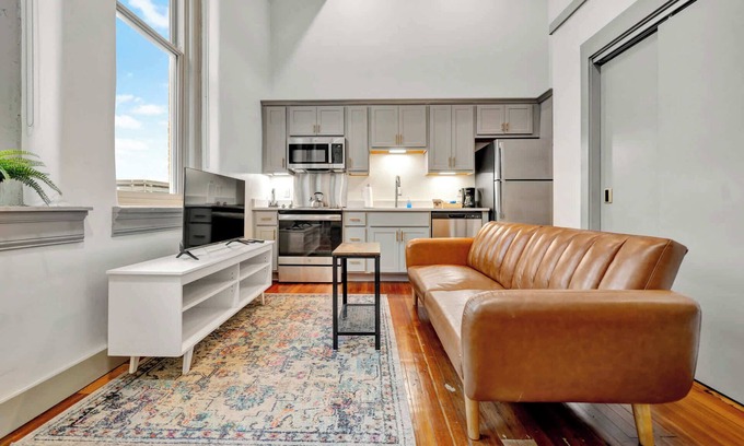 Downtown Louisville Apartment | 10-Unit Cozy Loft w/Free Parking | Med District