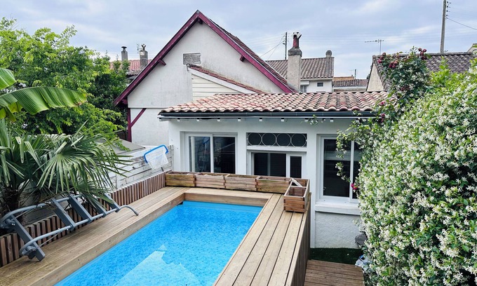 Nansouty-Saint-Genes House | 100 m² town house with private pool, 2 steps from the tramway