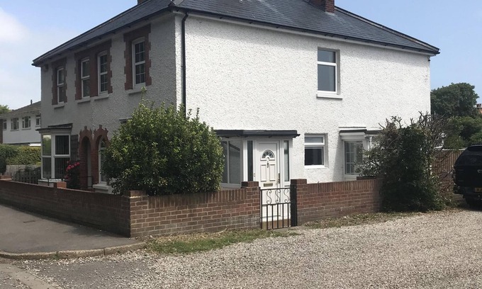 Deal House | 100 meters from the beach, Charming coastal period house.