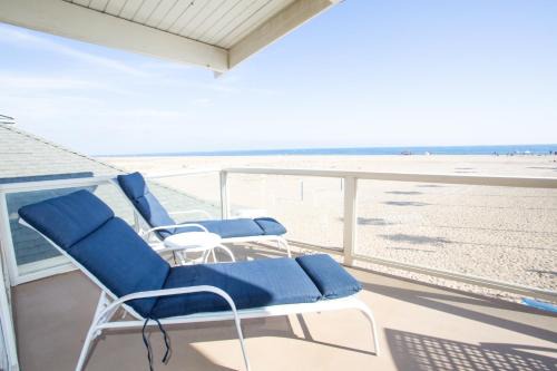 Balboa Peninsula Apartment | 1005 E Balboa Unit C Duplex