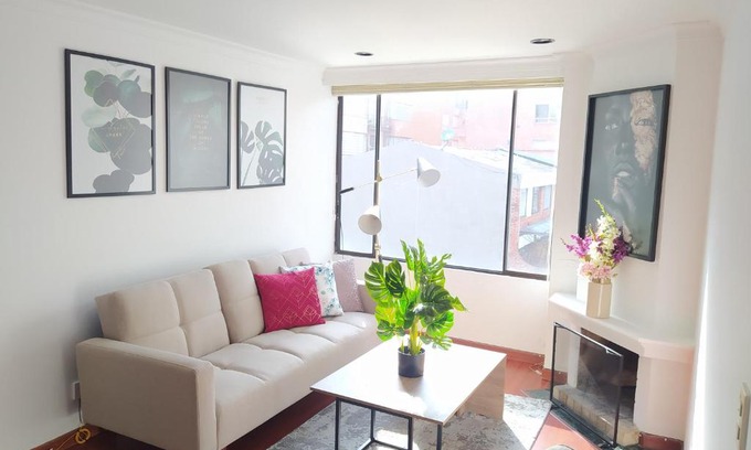 Navarra Apartment | 106 Lujoso Apartaestudio Santa Bibiana Norte Bogota