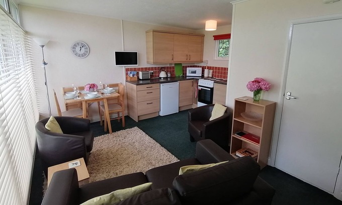 Cromer Ski Chalet | 107 Kings Chalet Park - a holiday chalet in Cromer