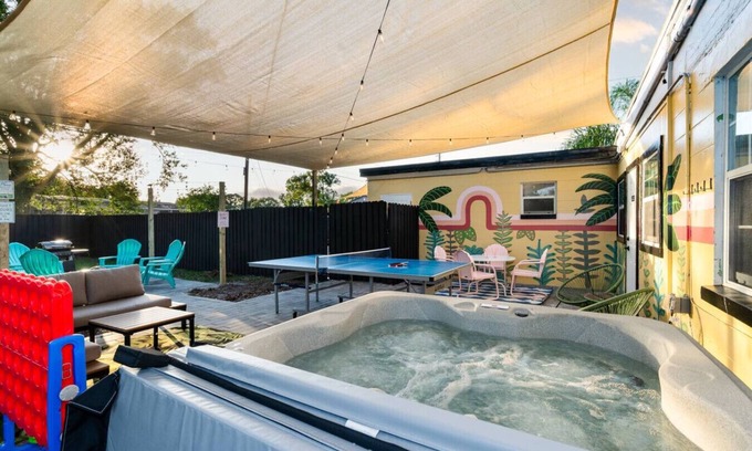 Northeast Orlando House | 10m to Dwtn + Jacuzzi, Pool Tbl, Ping Pong & BBQ!