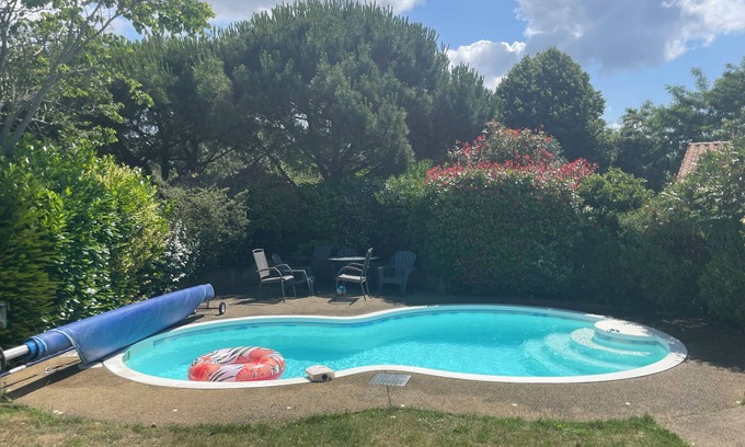 Chateau-d'Olonne Villa | 10min walk to the sea! Air-conditioned villa with private pool