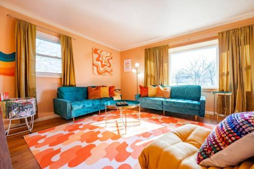 Bloomington House | 10mins to IUB: 4bd - Karaoke - Pickleball