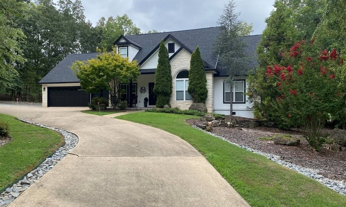 Hot Springs Village House | 11 Belleza Court - A beautiful Home on the 11th green of Ponce DeLeon Golf