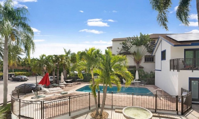 Hendricks and Venice Isles Apartment | 111 #8 · Waterfront home with Boat rentals available