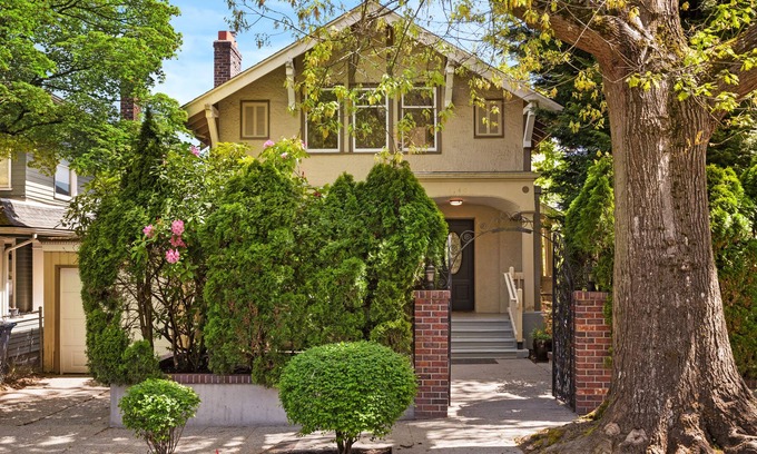 Stevens House | 1140 Large North Capitol Hill for your family retreat
