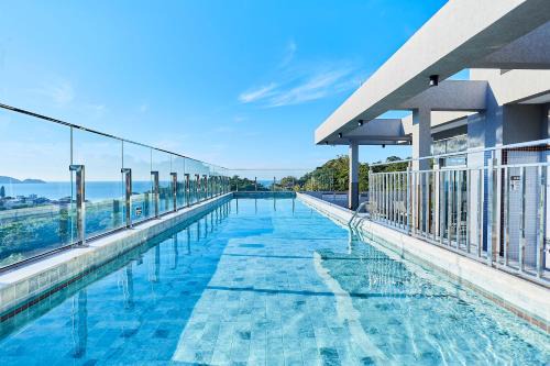 Ze Amandio Apartment | 1142 Elegance Flat Praia de Bombas Piscina