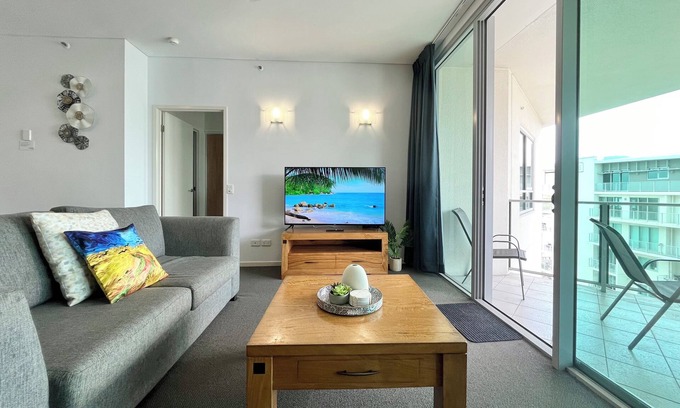 Cairns Central Business District Apartment | '117' Impressions by the Sea ~ 2BR 2Bth Pool Gym CarPark