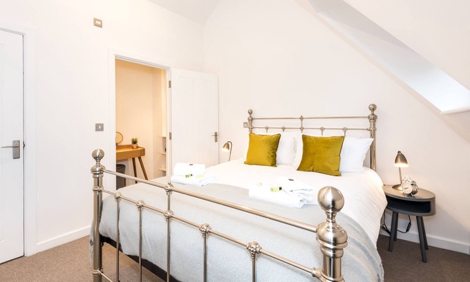 York Apartment | 12 Bootham Court · Stylish Modern 2-Bed Flat in York with Parking | Pass the Keys