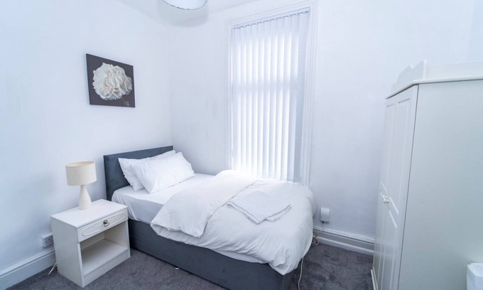 Thorpe Satchville House | 12 Guests - 5min City Centre - Pet Friendly