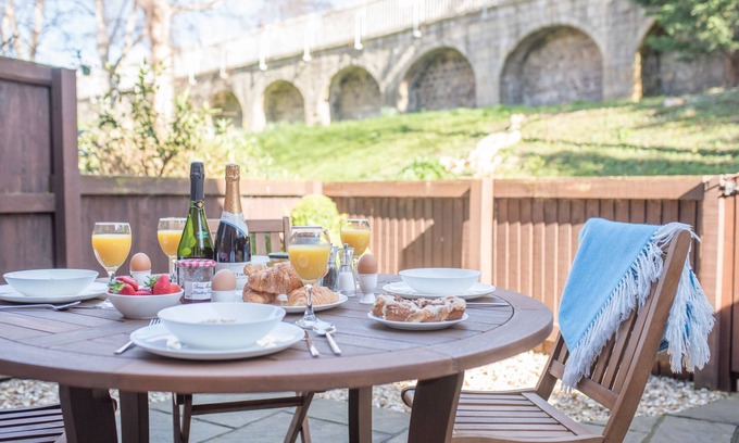 York Cottage | 12 Pear Tree House - sleeps 4 guests in 2 bedrooms