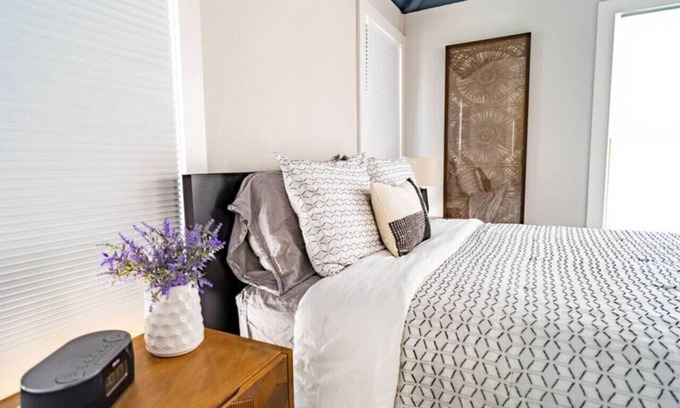 Belmont - Hillsboro Apartment | 12 S Loft Vibe: City Living - Close to Downtown