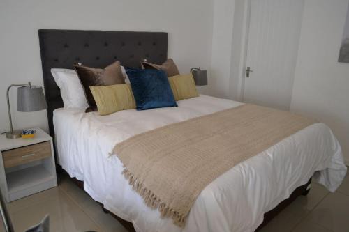 Woodmead House | 12 Woodmead Suites