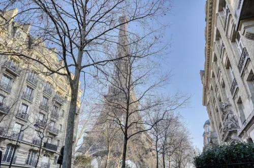 Quartier du Gros-Caillou Apartment | 120 m2 Luxury Eiffel Signature
