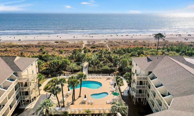 North Forest Beach Condo | #121 BREAKERS, HILTON HEAD ISLAND, SC