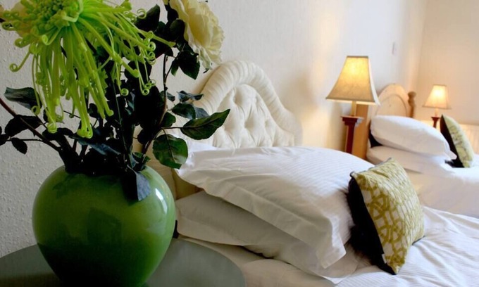 South Cliff Apartment | 13 Esplanade Gardens Flat 3