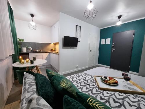 Czestochowa Apartment | 13 Kawalerka Szmaragdowa