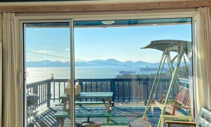 Namhae Hotel | 13 Ohoo Pension