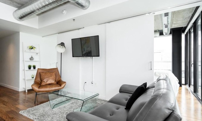 Downtown Winnipeg Condo | (1309) Downtown Glasshouse Luxury Suite 2BR 1BATH+ Fast Wifi(311)