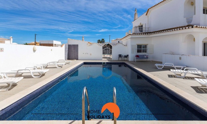 Albufeira Ski Chalet | #134 Vila Dias 2 by Home Holidays