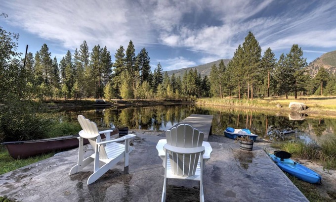 Hamilton Cabin | 14,000 sf Luxury Lodge with Incredible Views, Hot Tub, Indoor Pickleball and Gym