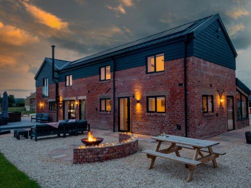 Berriew House | 14 Bed in Berriew 90568