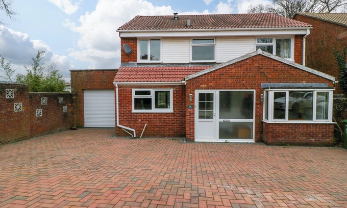 Lydney Cottage | 14 BIRCHWOOD ROAD, family friendly, with open fire in Woolaston