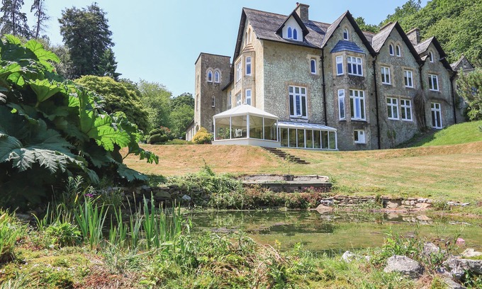 Chillington Cottage | 14 SHEPLEGH COURT, family friendly, with pool in Blackawton