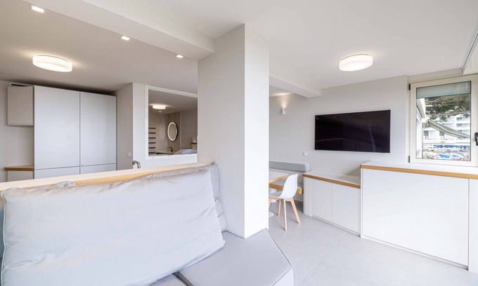 Mandelieu-la-Napoule Beach Apartment | 14422 Rent T2 sea view, swimming pool and tennis in Mandelieu la Napoule with sea view