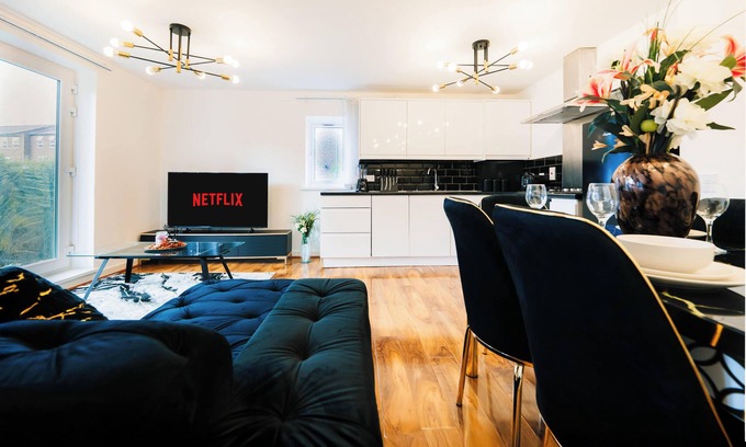 Glyndon Apartment | -15% LUX 2BDR Flat in Woolwich | 2 Stops to Canary Wharf/Excel In Free Parking