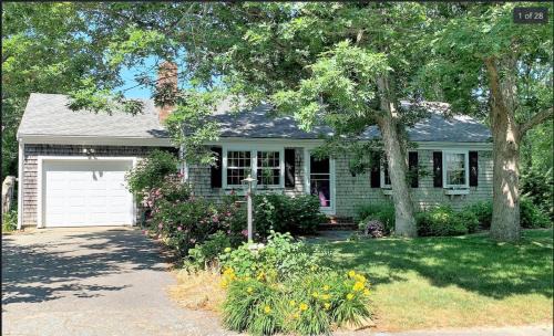 East Orleans House | 15 min Walk to Nauset Beach