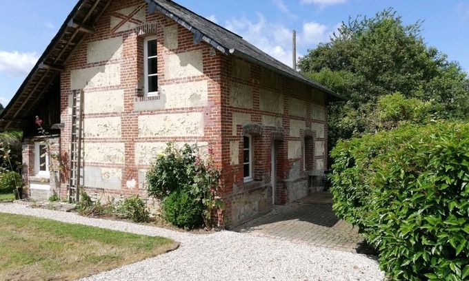 Le Mesnil-sur-Blangy House | 15 minutes from Deauville-Trouville, quiet, in a beautiful Norman property.