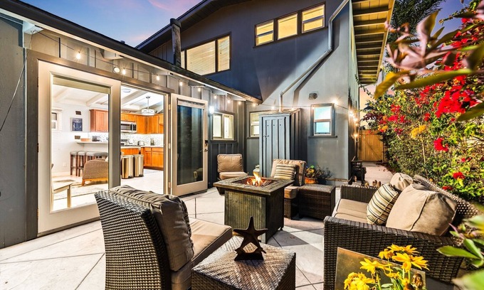 Pierpont Bay House | 15% Off Oct! Walk To Beach, Beautiful Patio Space