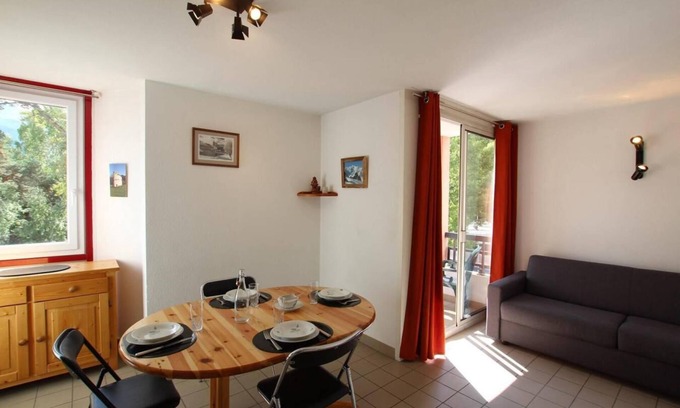 Briancon Apartment | 150m from ski slopes, 3rd floor, view mountain, balcony, parking, tv, 38m², Serre Chevalier