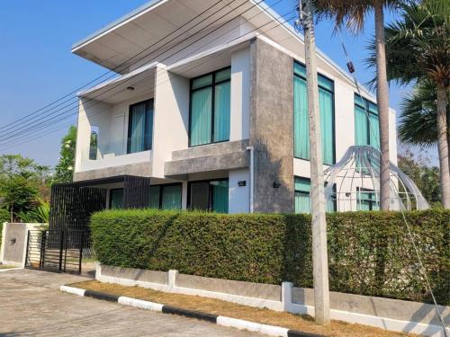 Ton Pao Villa | 158 pool villa party