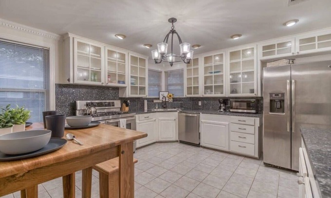 San Antonio House | 15mins to Downtown San Antonio! Jupe, There it is!