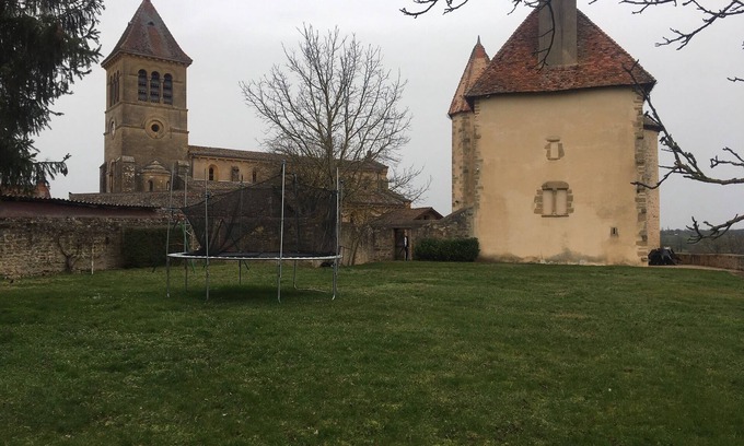 Saint-Vincent-Bragny House | 15TH CENTURY PRIORY