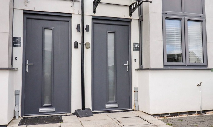 Newquay City Centre Cottage | 16 OCEAN HEIGHTS, pet friendly in Newquay