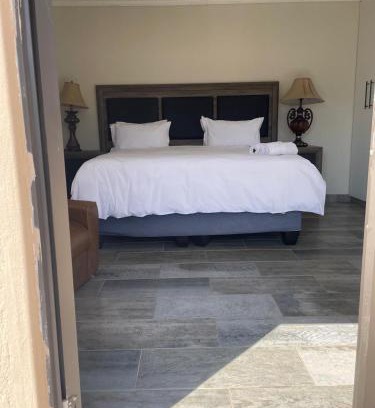 Uvongo House | 17 Zurich Drive House