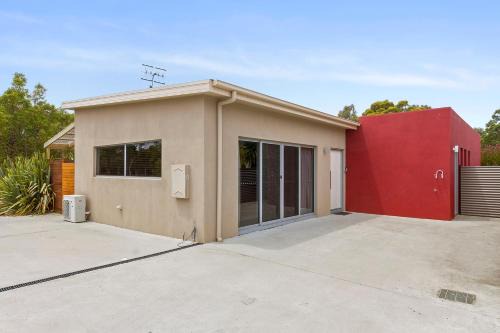 Coles Bay Villa | 170 Hazards View Drive - Unit 2