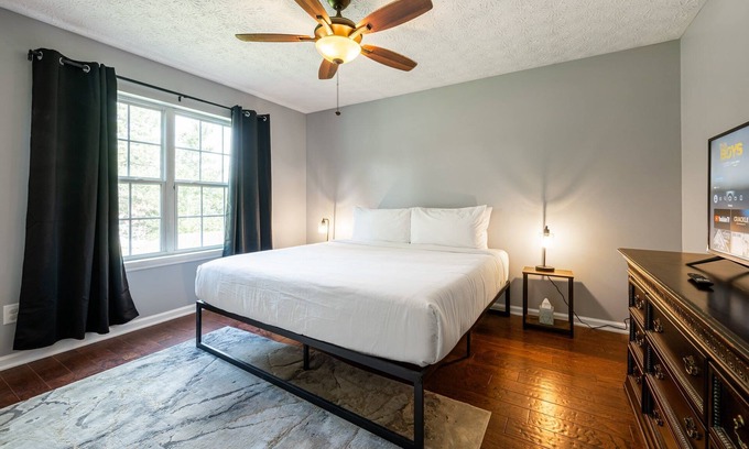 Emerson House | 18 Larkspur Ln Emerson